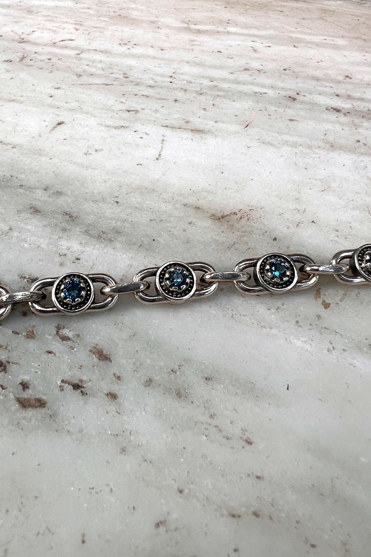 Chain Rose With Blue Stone bracelet